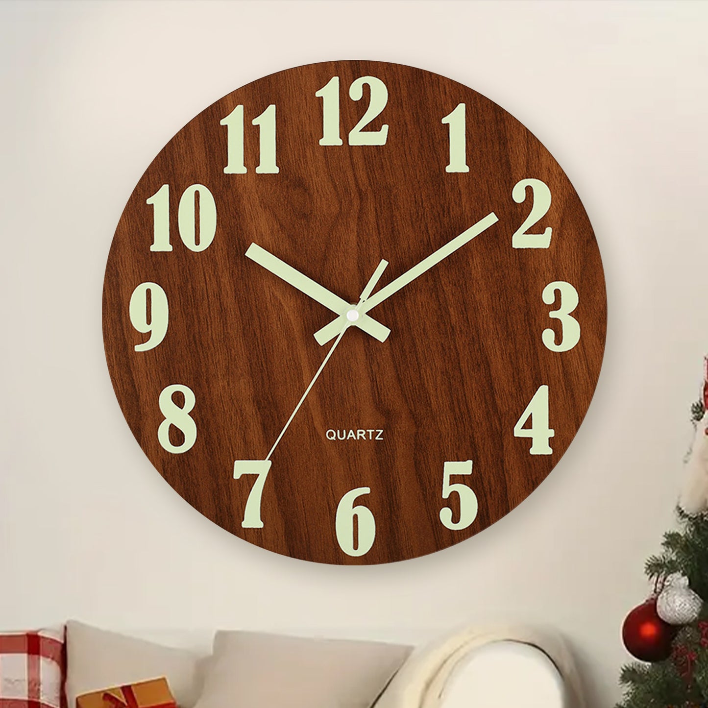 Constantplanet Orologio luminoso al buio da 10 pollici, moderno, silenzioso, senza ticchettio, a batteria, analogico, piccolo, classico, per ufficio, casa, bagno, cucina, camera da letto, scuola, soggiorno 